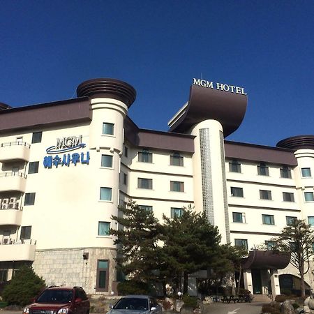 Mgm Hotel Gangneung Bagian luar foto