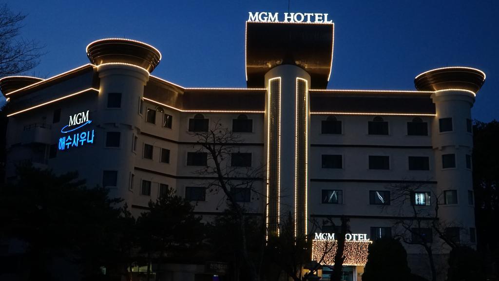 Mgm Hotel Gangneung Bagian luar foto