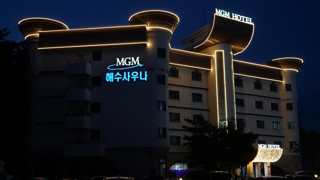 Mgm Hotel Gangneung Bagian luar foto