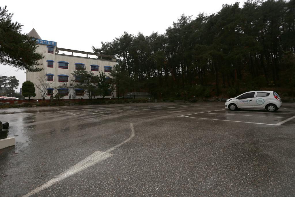 Mgm Hotel Gangneung Bagian luar foto