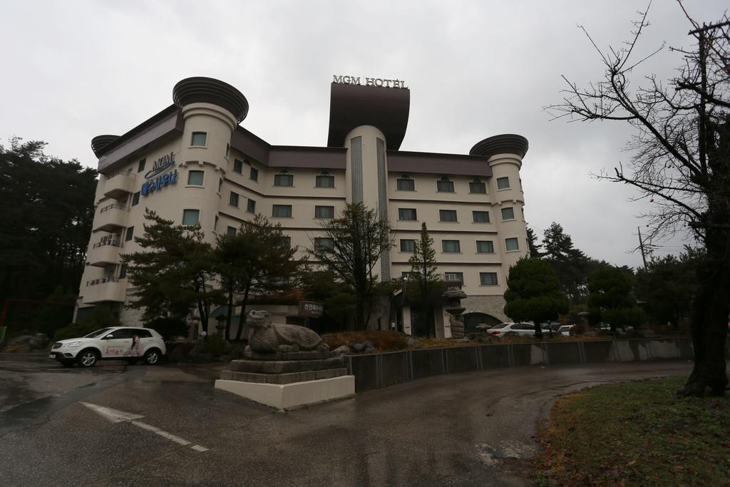 Mgm Hotel Gangneung Bagian luar foto