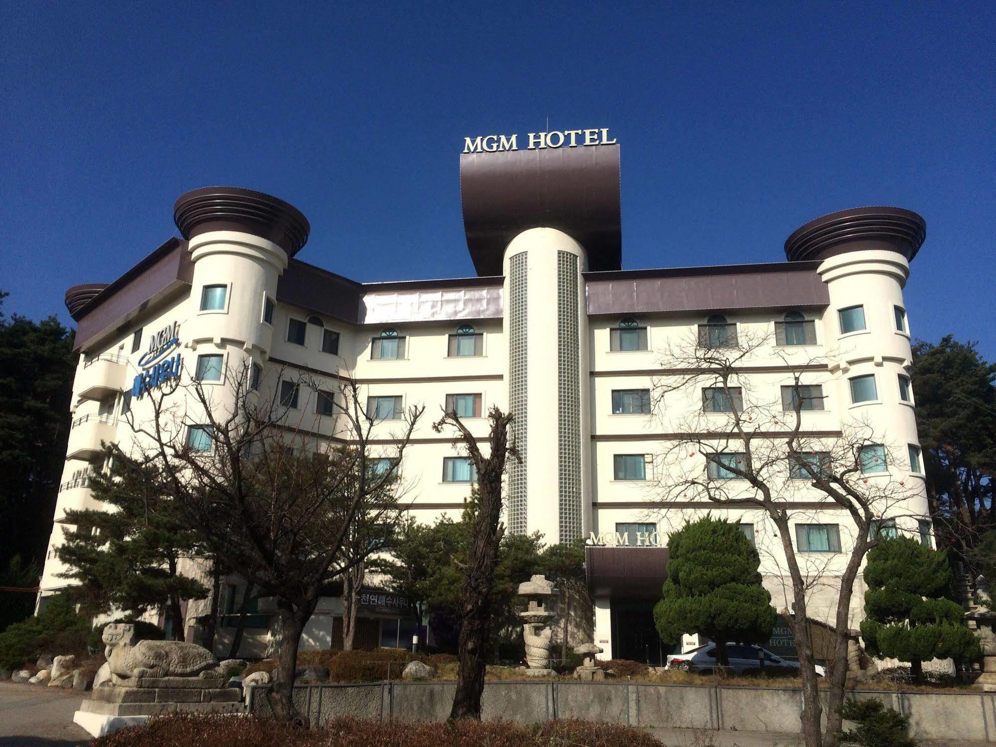Mgm Hotel Gangneung Bagian luar foto