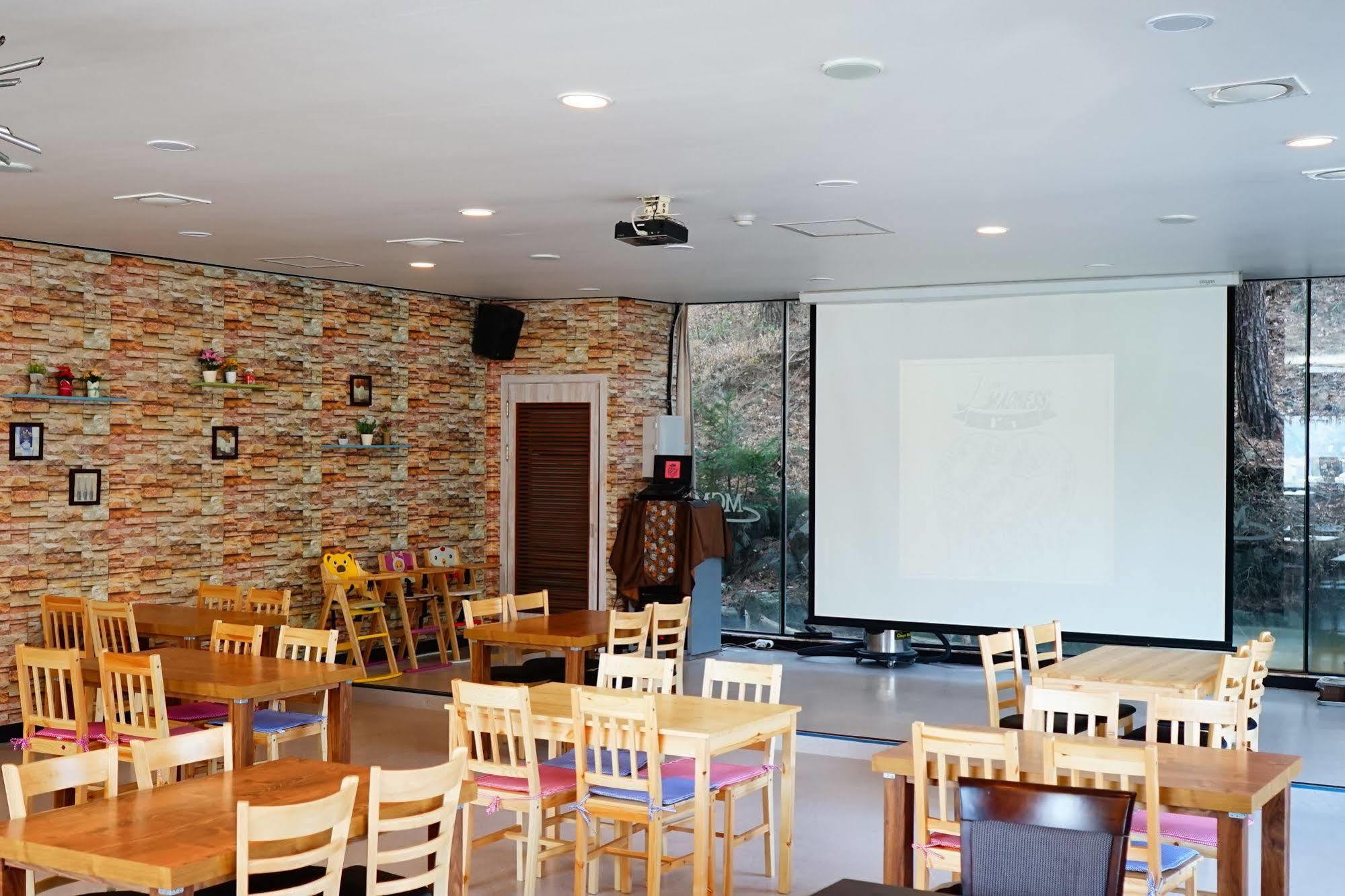 Mgm Hotel Gangneung Bagian luar foto