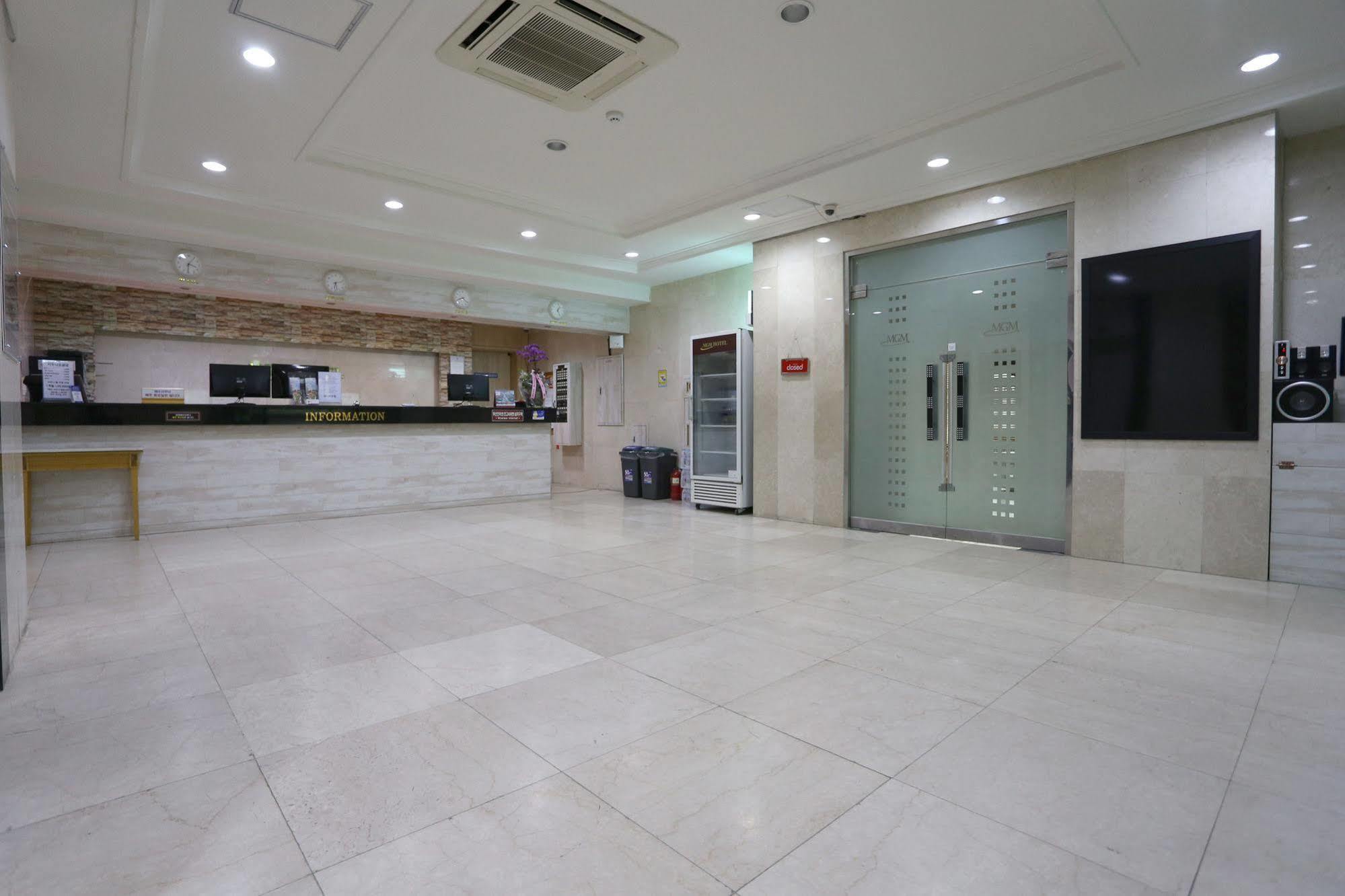 Mgm Hotel Gangneung Bagian luar foto