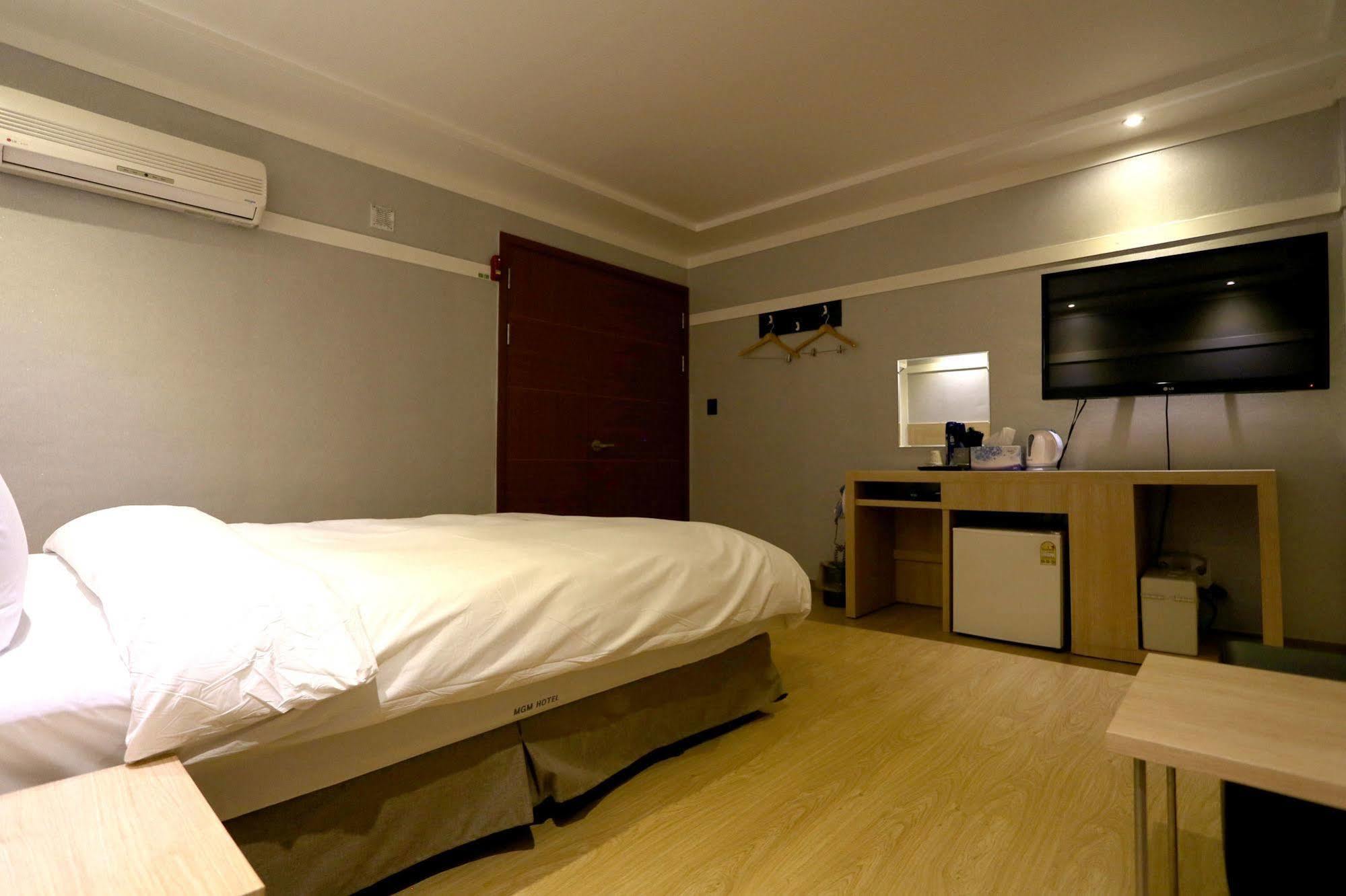 Mgm Hotel Gangneung Bagian luar foto
